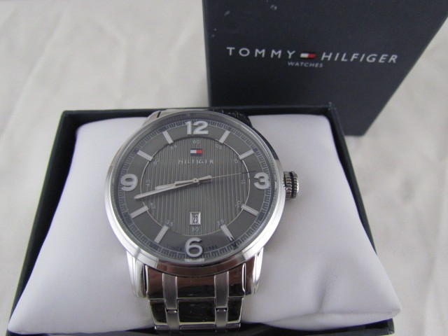 tommy hilfiger men's bracelet watch